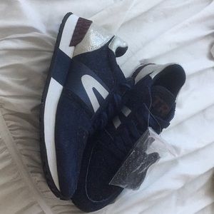 BRAND NEW TRETORN SNEAKERS